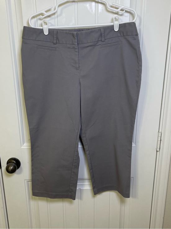 Apt. 9 Pants - Apt. 9 Maxwell Grey Capris Women's Size 14 Stretch Cropped Dress Pants Trouser